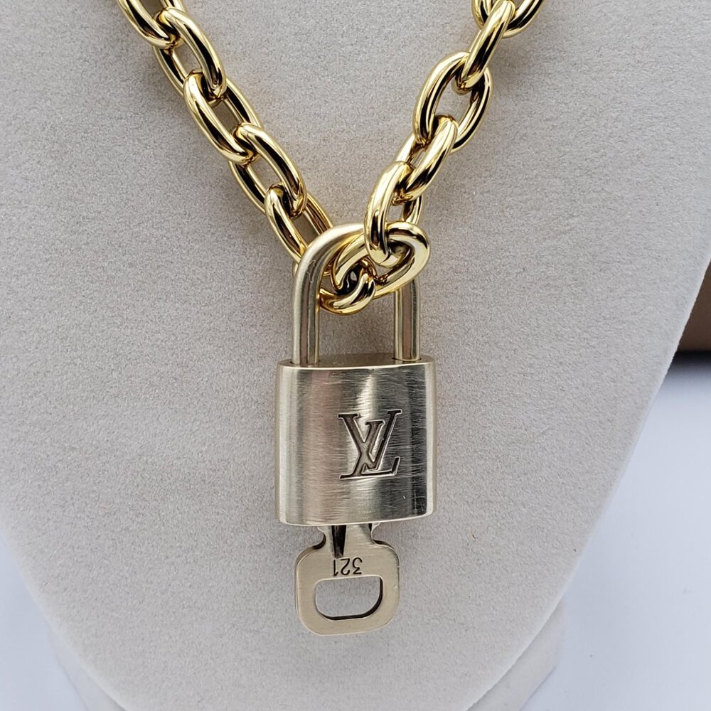 18K Gold-Plated Necklace with Authentic Louis Vuitton Padlock - Picture 6 of 12